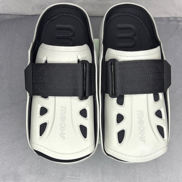 🔥🔥🔥MSCHF Black and Gray Cast Slides with Modern Slip-On Design Size: 11🔥🔥🔥 - Picture 10 of 11